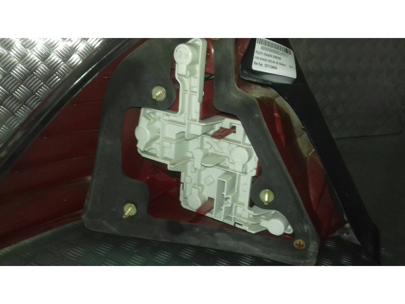 Recambio de piloto trasero derecho para ford mondeo berlina (ge) ambiente referencia OEM IAM 1S7113404A  3S7113404A