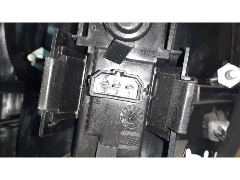 Recambio de piloto trasero derecho interior para seat leon (1m1) signo referencia OEM IAM 1M6945092B  1M6945092