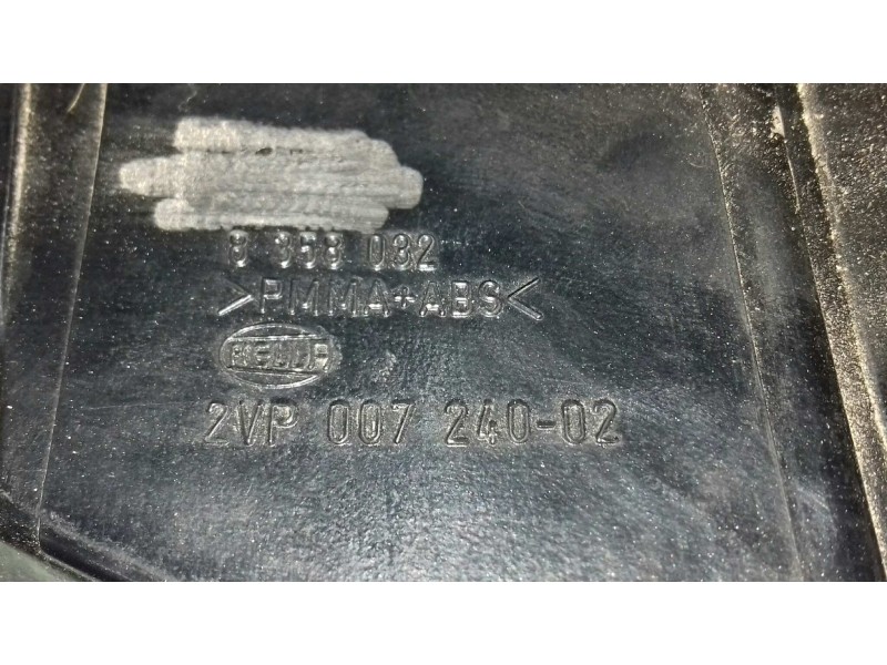 Recambio de piloto trasero derecho para bmw serie 5 berlina (e39) 525tds referencia OEM IAM 8358032 2VP00724002 