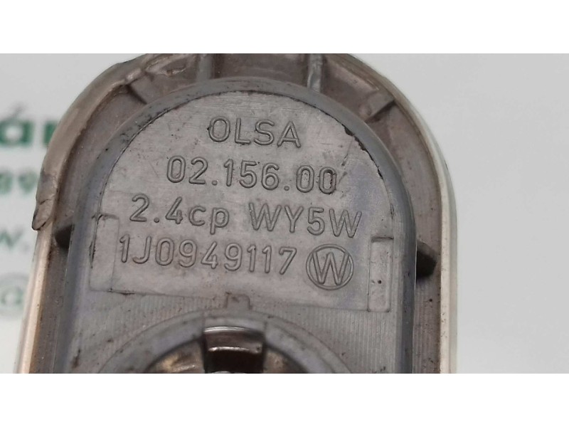 Recambio de piloto delantero izquierdo para volkswagen bora berlina (1j2) 2.3 v5 referencia OEM IAM 1J0949117  