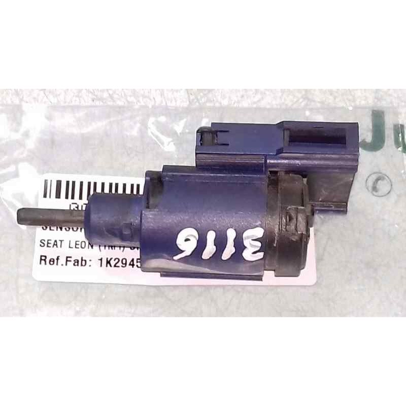 Recambio de sensor para seat leon (1m1) stella referencia OEM IAM 1J0927189E 2 PINES PEDAL EMBRAGUE