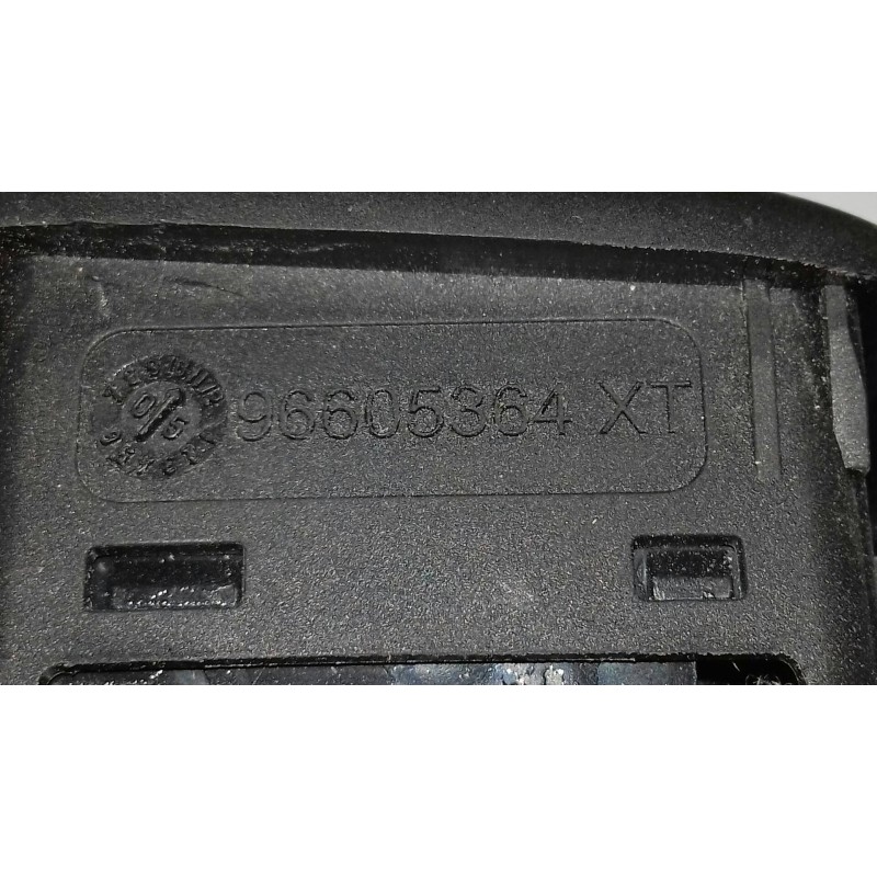 Recambio de mando elevalunas delantero derecho para citroen c2 furio referencia OEM IAM 96605364XT PA66GF15 4+3 PINES