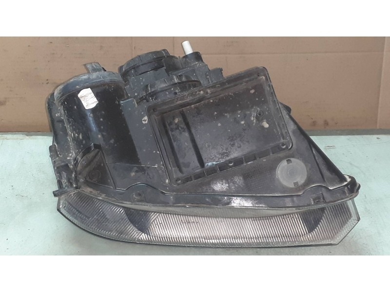 Recambio de faro izquierdo para opel meriva enjoy referencia OEM IAM 93321052 89308550 VALEO