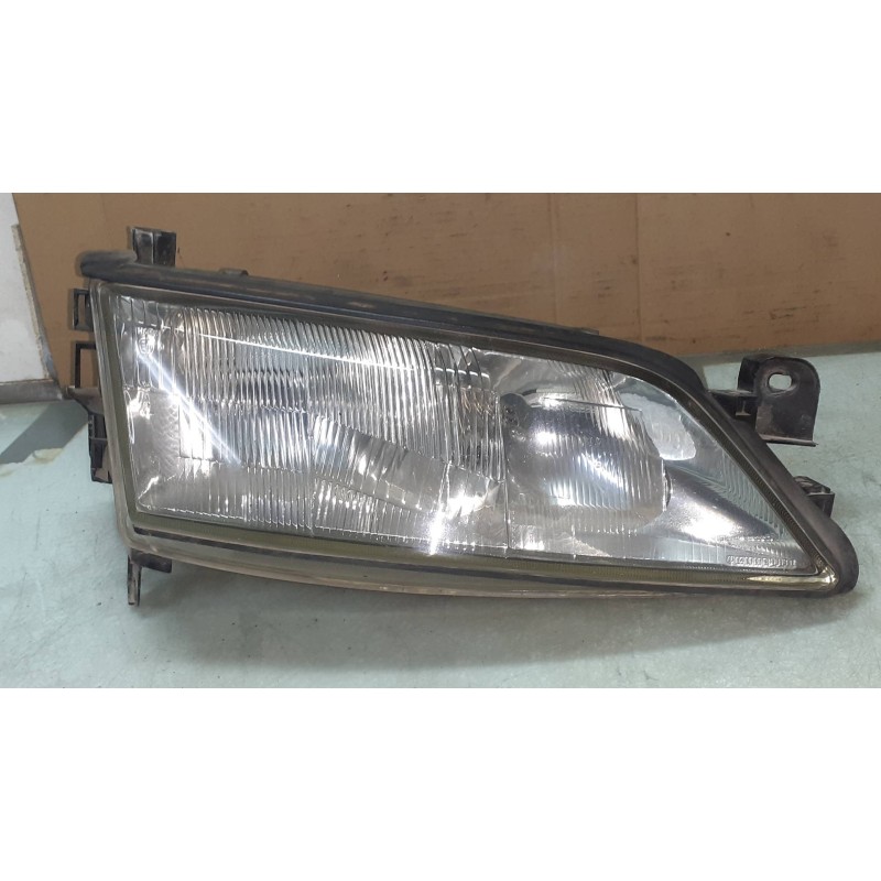 Recambio de faro derecho para opel vectra b berlina básico (1999) referencia OEM IAM 54532888  VALEO