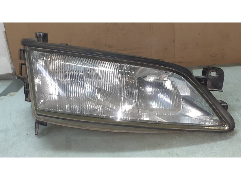 Recambio de faro derecho para opel vectra b berlina básico (1999) referencia OEM IAM 54532888  VALEO