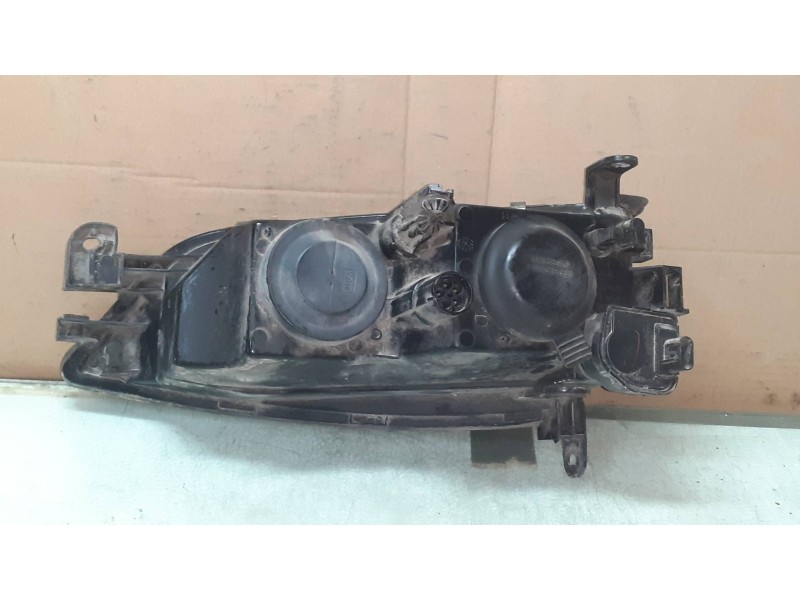 Recambio de faro derecho para opel vectra b berlina básico (1999) referencia OEM IAM 54532888  VALEO