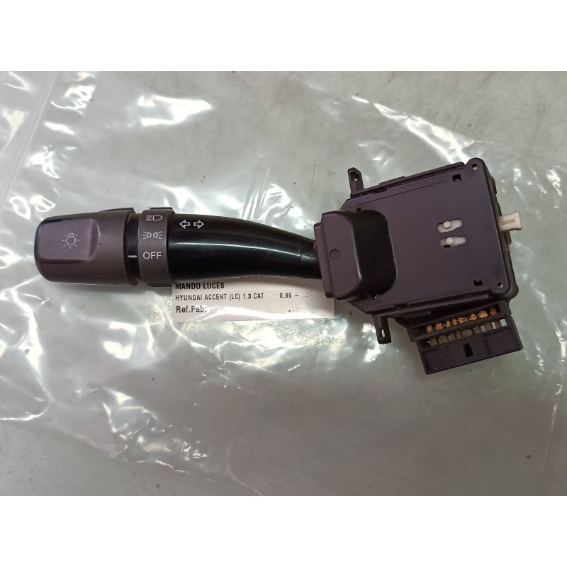 Recambio de mando intermitentes para hyundai accent (lc) 1.3 cat referencia OEM IAM   CONECTOR 8 + 8 PINES