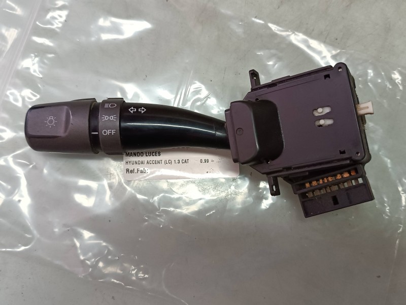 Recambio de mando intermitentes para hyundai accent (lc) 1.3 cat referencia OEM IAM   CONECTOR 8 + 8 PINES