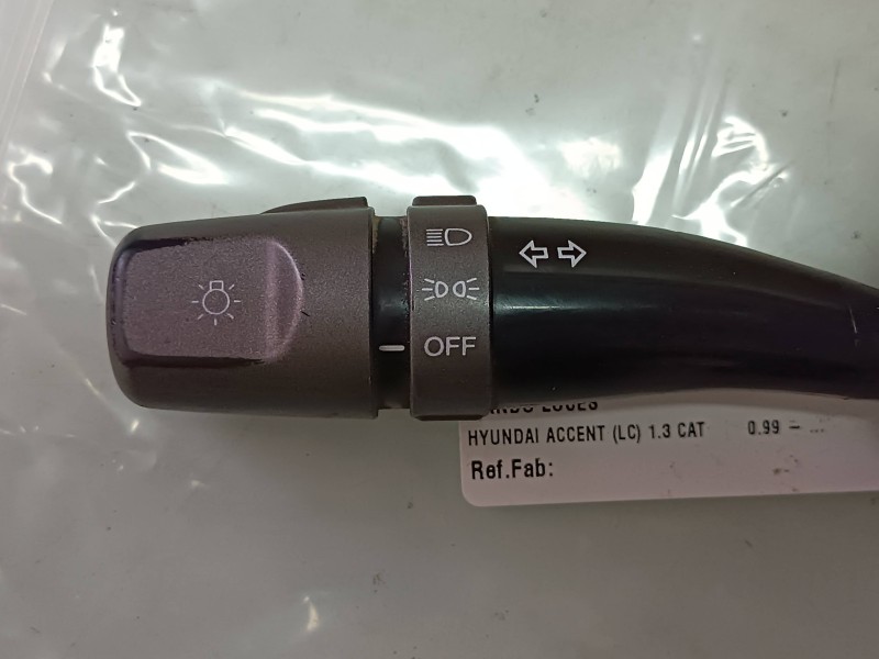 Recambio de mando intermitentes para hyundai accent (lc) 1.3 cat referencia OEM IAM   CONECTOR 8 + 8 PINES