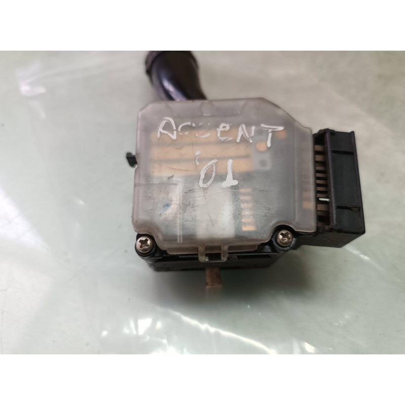 Recambio de mando intermitentes para hyundai accent (lc) 1.3 cat referencia OEM IAM   CONECTOR 8 + 8 PINES