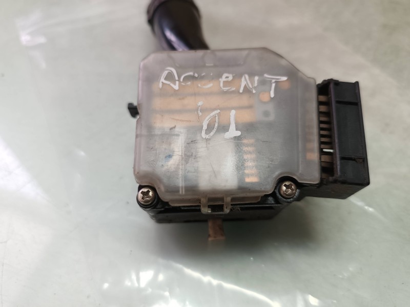 Recambio de mando intermitentes para hyundai accent (lc) 1.3 cat referencia OEM IAM   CONECTOR 8 + 8 PINES
