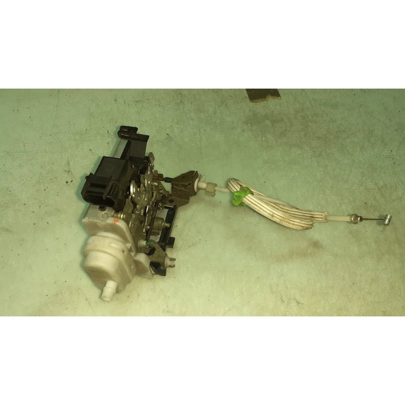 Recambio de cerradura puerta delantera izquierda para audi a8 (d2) 3.3 tdi quattro referencia OEM IAM 8D1837015F  ELECTRICA