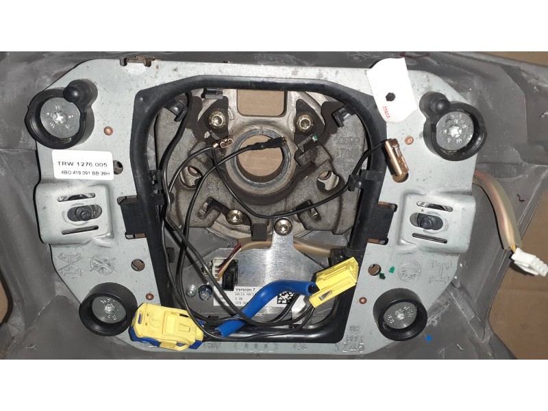 Recambio de volante para audi a8 (d2) 3.3 tdi quattro referencia OEM IAM 4B0419091BB 1276393 PIEL