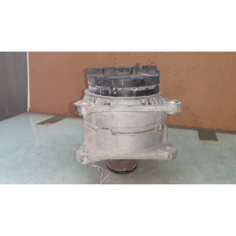 Recambio de alternador para renault clio iii exception 2 referencia OEM IAM 7711368380 BOSCH 