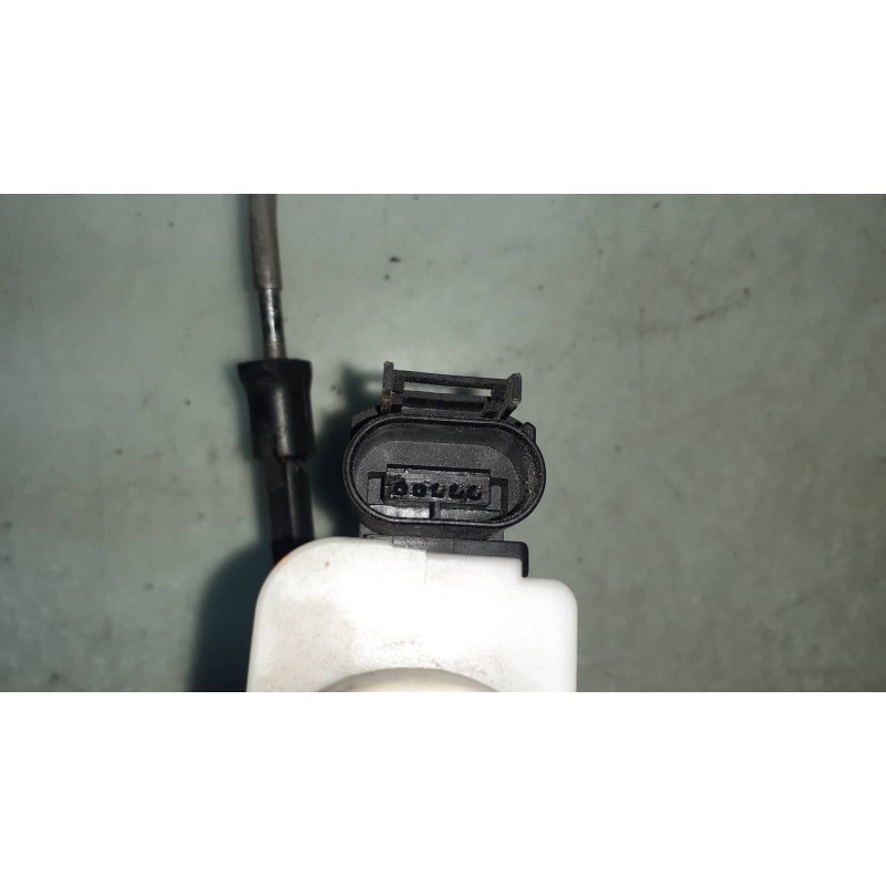 Recambio de cerradura puerta delantera derecha para audi a8 (d2) 3.3 tdi quattro referencia OEM IAM 4D1837016D  ELECTRICA