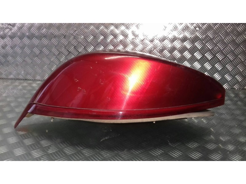 Recambio de piloto trasero derecho para ford fiesta berlina básico referencia OEM IAM 96FG13N004AA  96FG13N004