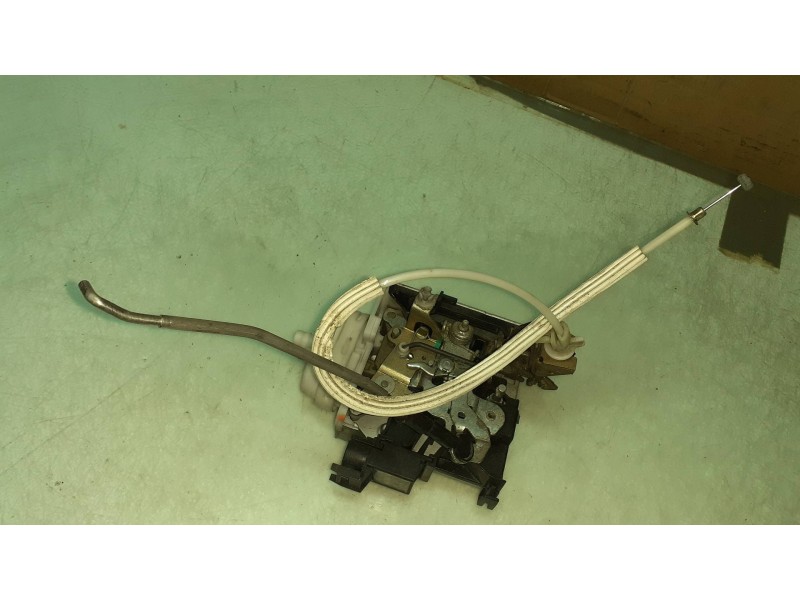 Recambio de cerradura puerta delantera derecha para audi a8 (d2) 3.3 tdi quattro referencia OEM IAM 4D1837016D  ELECTRICA