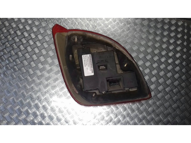 Recambio de piloto trasero derecho para ford fiesta berlina básico referencia OEM IAM 96FG13N004AA  96FG13N004