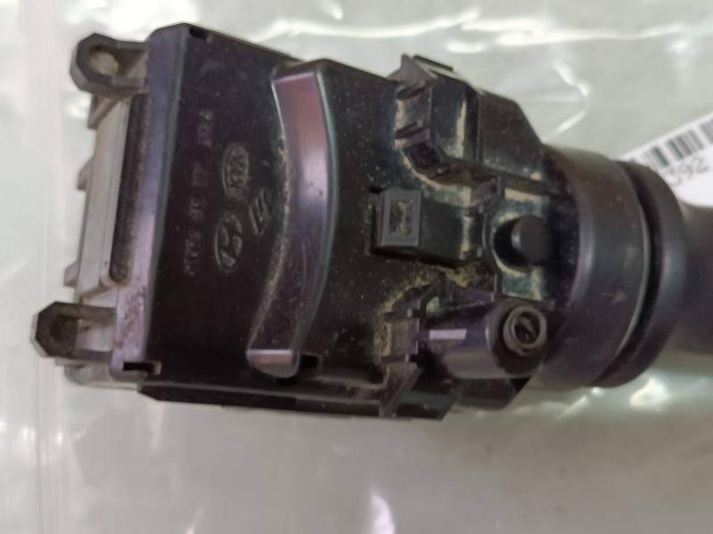 Recambio de mando limpia para kia soul burner referencia OEM IAM 934202K560  CONECTOR 7 + 6 PINES