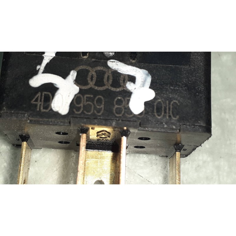 Recambio de mando elevalunas delantero izquierdo para audi a8 (d2) 3.3 tdi quattro referencia OEM IAM 4D0959855  4D09598550IC