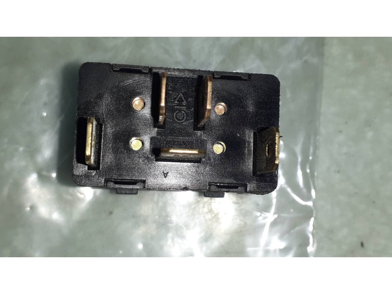 Recambio de mando elevalunas delantero izquierdo para audi a8 (d2) 3.3 tdi quattro referencia OEM IAM 4D0959855  4D09598550IC