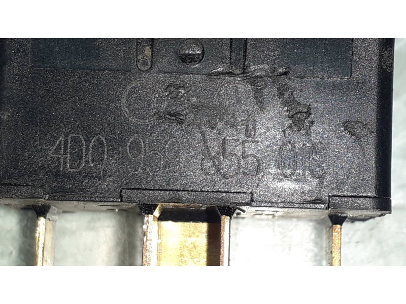 Recambio de mando elevalunas delantero derecho para audi a8 (d2) 3.3 tdi quattro referencia OEM IAM 4D09598550  4D09598550IC