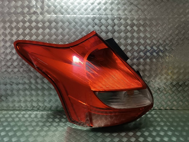 Recambio de piloto trasero izquierdo para ford focus lim. (cb8) ambiente referencia OEM IAM BM5113405A  BM5113405B