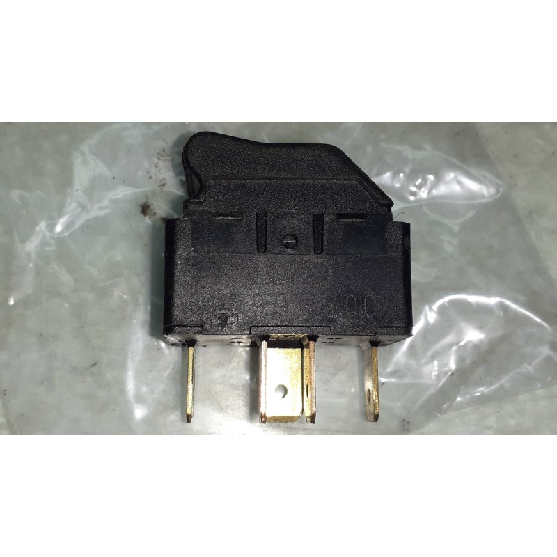 Recambio de mando elevalunas delantero izquierdo para audi a8 (d2) 3.3 tdi quattro referencia OEM IAM 4D09598550  4D09598550IC