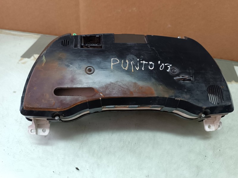 Recambio de cuadro instrumentos para fiat punto berlina (188) 1.2 cat referencia OEM IAM 51703280 555000460102  Recambio de cuadro instrumentos para fiat punto berlina (188) 1.2 cat referencia OEM IAM 51703280 555000460102