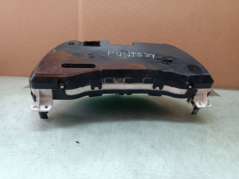 Recambio de cuadro instrumentos para fiat punto berlina (188) 1.2 cat referencia OEM IAM 51703280 555000460102  Recambio de cuadro instrumentos para fiat punto berlina (188) 1.2 cat referencia OEM IAM 51703280 555000460102