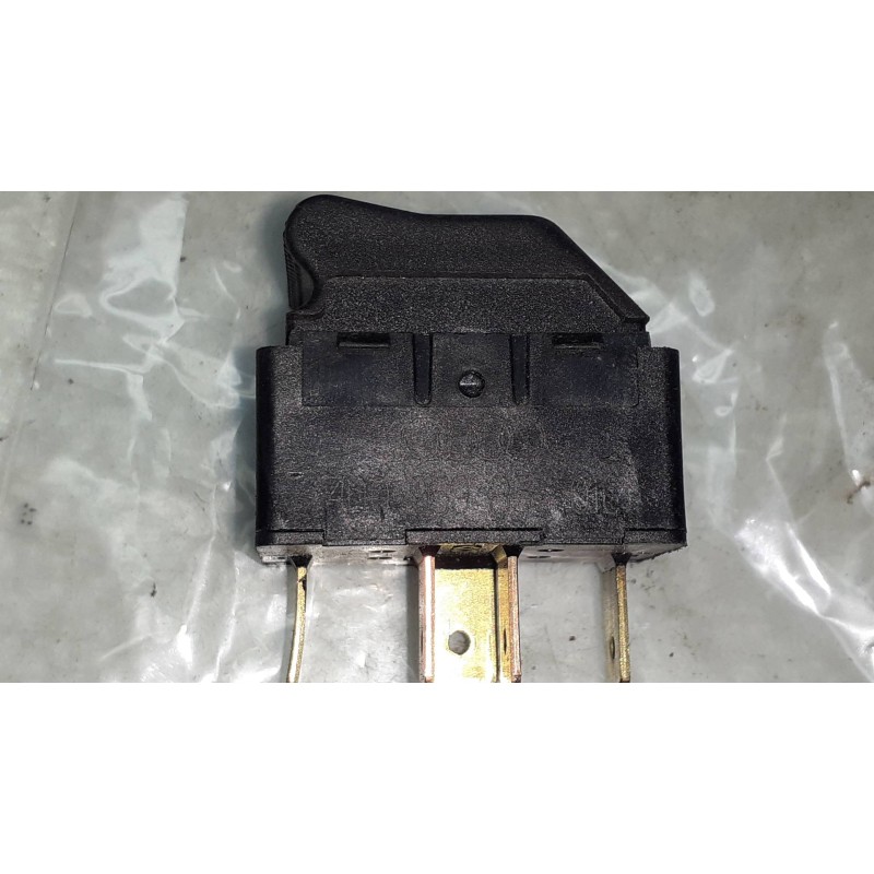 Recambio de mando elevalunas delantero izquierdo para audi a8 (d2) 3.3 tdi quattro referencia OEM IAM 4D09598550  4D09598550IC