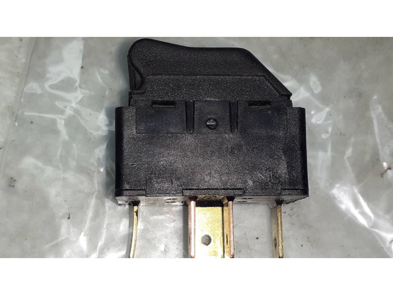 Recambio de mando elevalunas delantero izquierdo para audi a8 (d2) 3.3 tdi quattro referencia OEM IAM 4D09598550  4D09598550IC