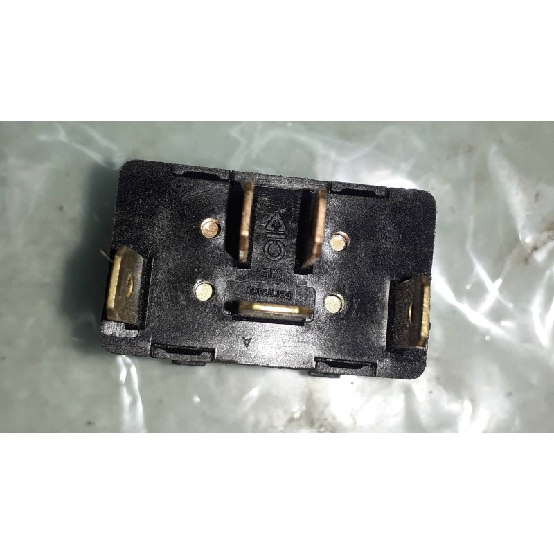Recambio de mando elevalunas delantero izquierdo para audi a8 (d2) 3.3 tdi quattro referencia OEM IAM 4D09598550  4D09598550IC