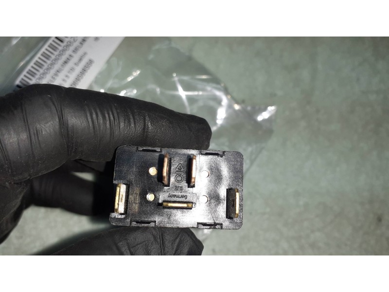 Recambio de mando elevalunas delantero izquierdo para audi a8 (d2) 3.3 tdi quattro referencia OEM IAM 4D09598550  4D09598550IC