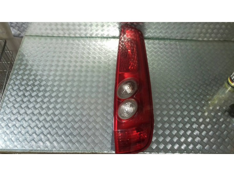 Recambio de piloto trasero derecho para ford fiesta (cbk) ambiente referencia OEM IAM   