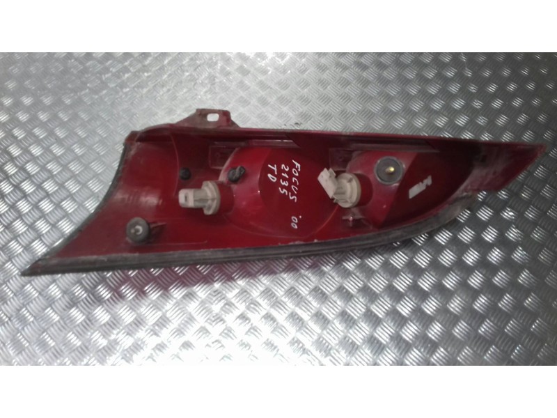 Recambio de piloto trasero derecho para ford focus berlina (cak) ambiente referencia OEM IAM XS4113404A  