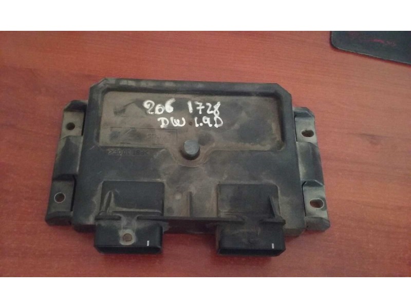 Recambio de centralita motor uce para peugeot 206 berlina x-line referencia OEM IAM 9639587680 9640899880 R04080015G