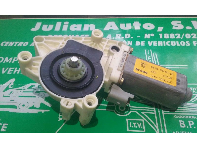 Recambio de motor elevalunas trasero derecho para peugeot 607 (s1) 2.2 referencia OEM IAM 9629156480 1823102382000  Recambio de motor elevalunas trasero derecho para peugeot 607 (s1) 2.2 referencia OEM IAM 9629156480 1823102382000