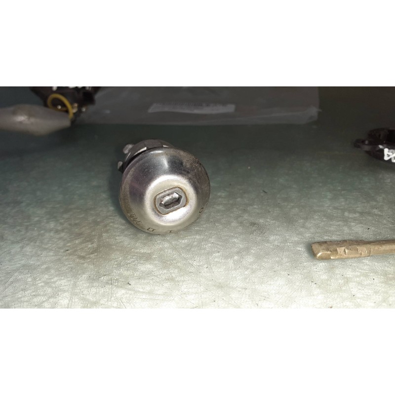 Recambio de conmutador de arranque para ford fiesta berlina (dx) básico referencia OEM IAM 98AP15607AB 11572AB M179A