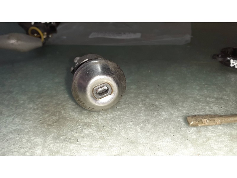 Recambio de conmutador de arranque para ford fiesta berlina (dx) básico referencia OEM IAM 98AP15607AB 11572AB M179A