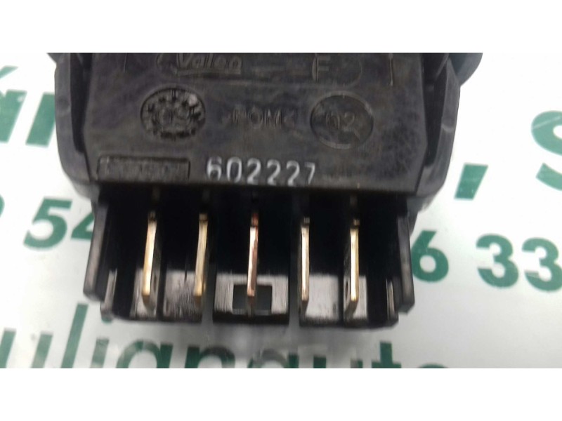 Recambio de mando elevalunas trasero derecho para dacia sandero ambiance referencia OEM IAM 602227 VALEO 5 PINES