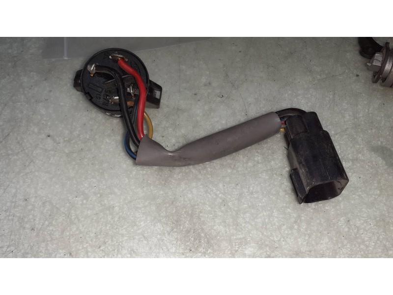 Recambio de conmutador de arranque para ford fiesta berlina (dx) básico referencia OEM IAM 98AP15607AB 11572AB M179A