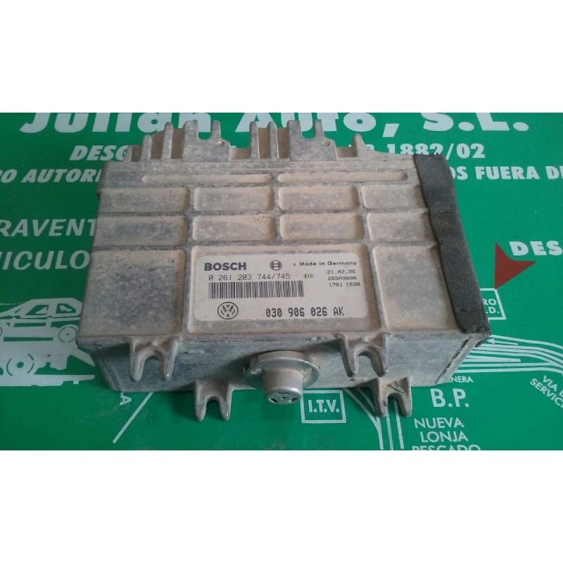 Recambio de centralita motor uce para volkswagen polo berlina (6n1) 1.0 referencia OEM IAM 030906026AK 0261203744/745 BOSCH