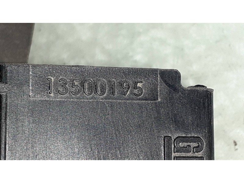 Recambio de cerradura maletero / porton para opel astra j lim. enjoy referencia OEM IAM 13500195  CONECTOR 3 PINES