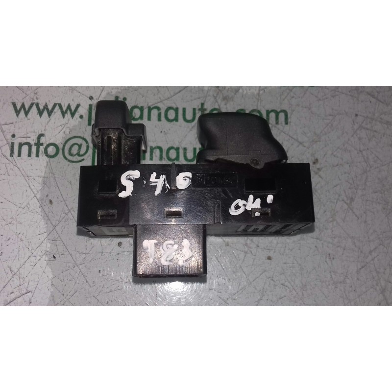 Recambio de mando elevalunas delantero derecho para volvo s40 berlina 1.9 d+ (85kw) referencia OEM IAM 30638702 03W155 4 + 4 PIN