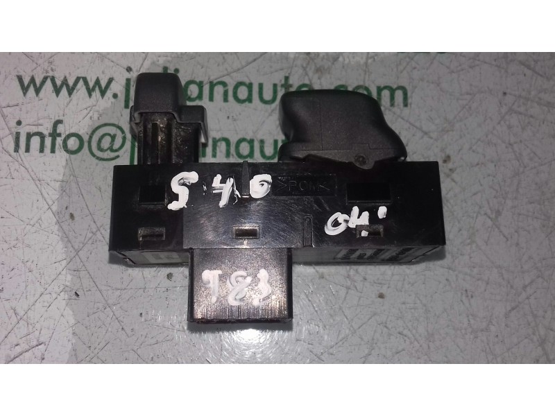 Recambio de mando elevalunas delantero derecho para volvo s40 berlina 1.9 d+ (85kw) referencia OEM IAM 30638702 03W155 4 + 4 PIN