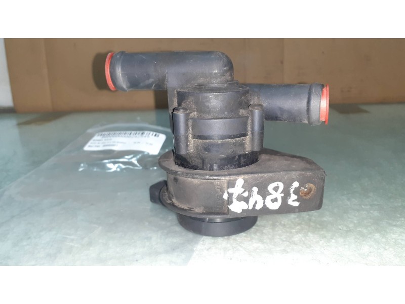 Recambio de bomba agua para audi a8 (d2) 3.3 tdi quattro referencia OEM IAM 30950001  