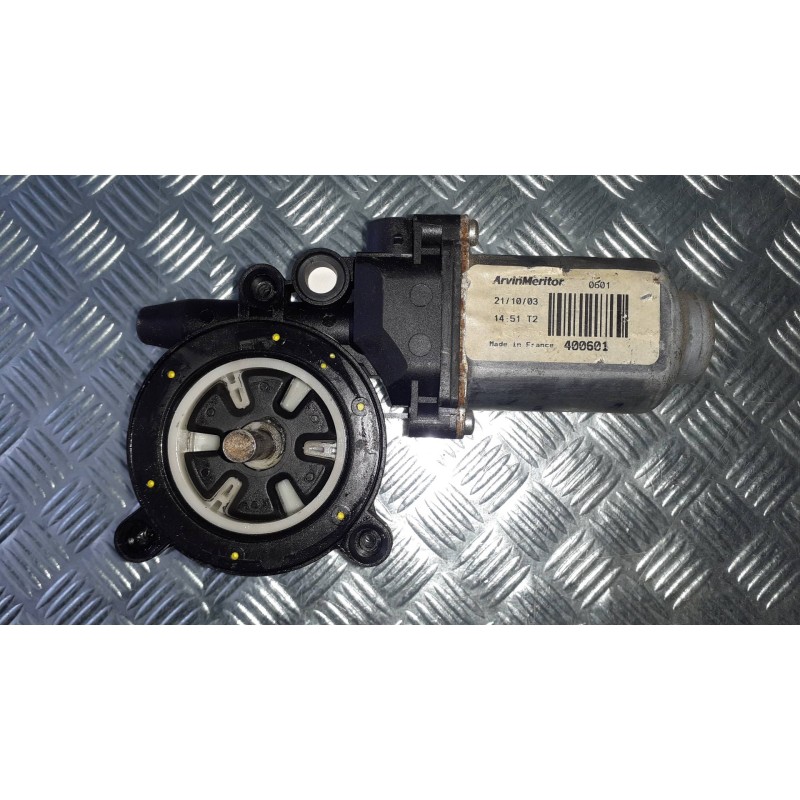 Recambio de motor elevalunas delantero izquierdo para nissan almera (n16/e) acenta referencia OEM IAM 400601  