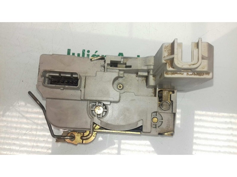 Recambio de cerradura puerta delantera derecha para peugeot 307 (s1) xt referencia OEM IAM  GRIS 6 PINES