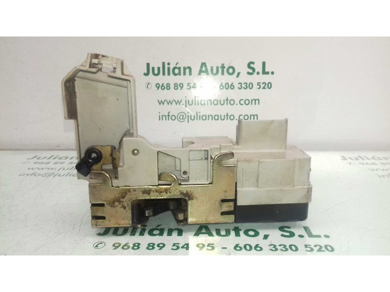 Recambio de cerradura puerta delantera derecha para peugeot 307 (s1) xt referencia OEM IAM  GRIS 6 PINES